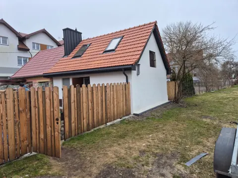 Pokrycie dachowe z oknami połaciowymi